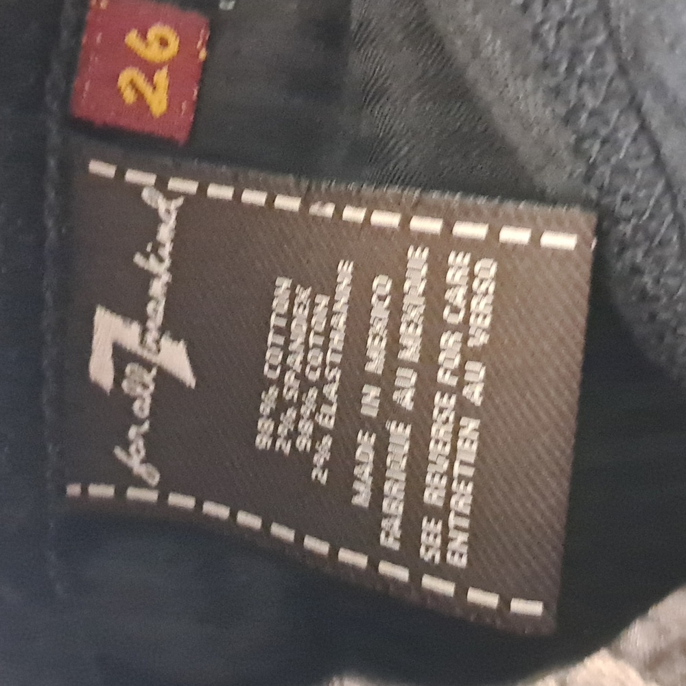 7 For All Mankind Roxanne jeans with Crystal back Pockets. Black. Size 26. - Picture 6 of 13